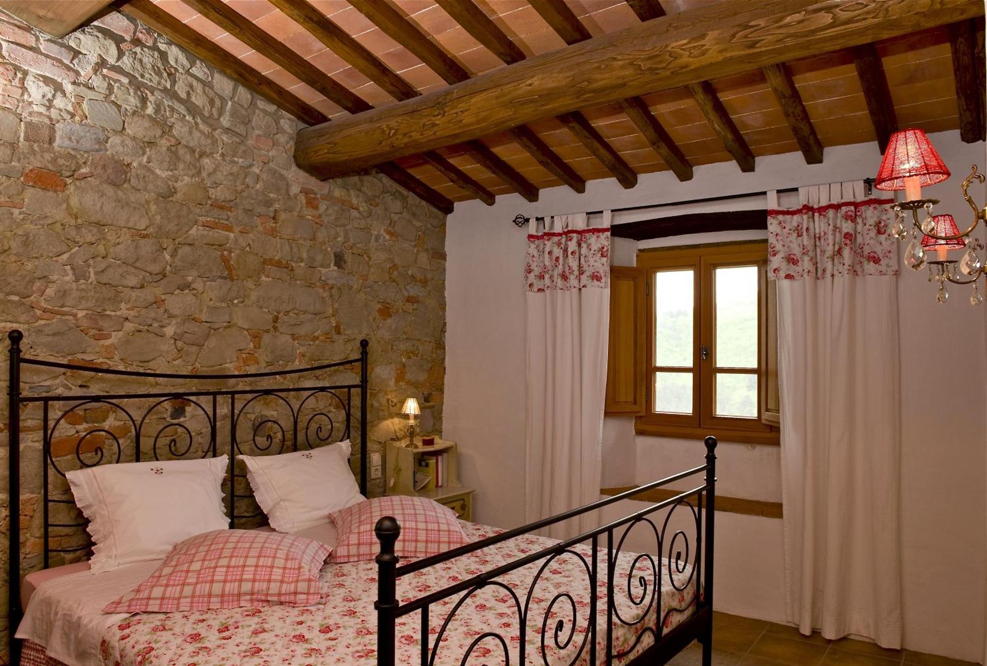 Ventena Vecchia Antico Frantoio モンテヴァルキ 部屋 写真